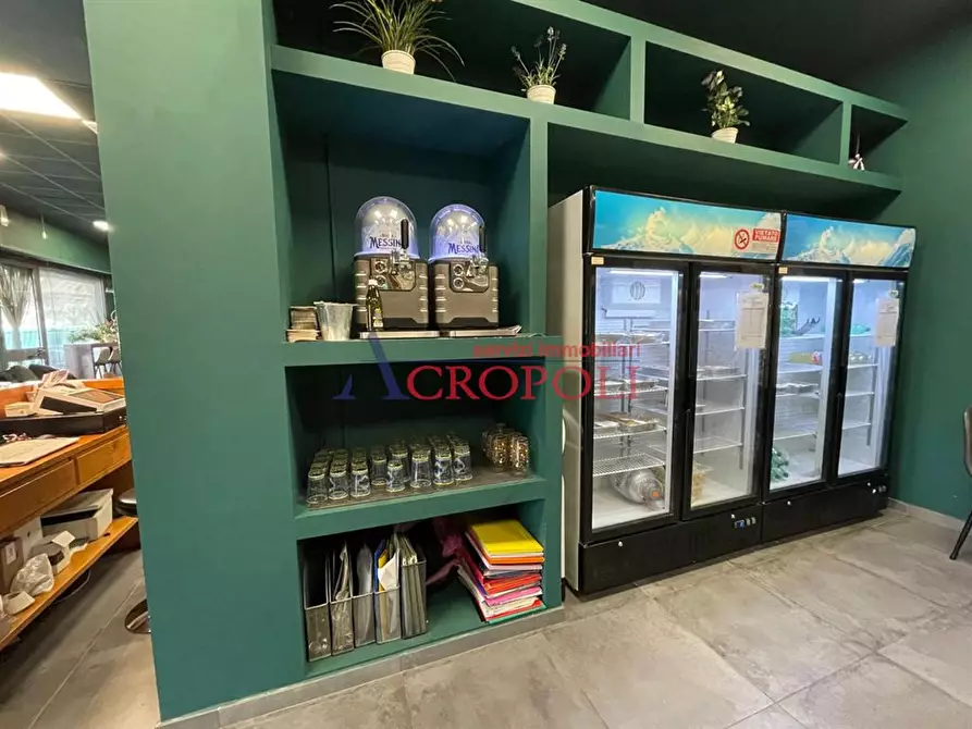 locale commerciale in vendita ad Anguillara Sabazia