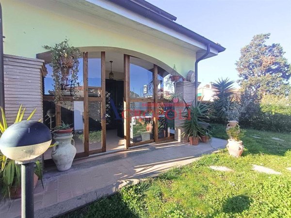 casa indipendente in vendita ad Anguillara Sabazia