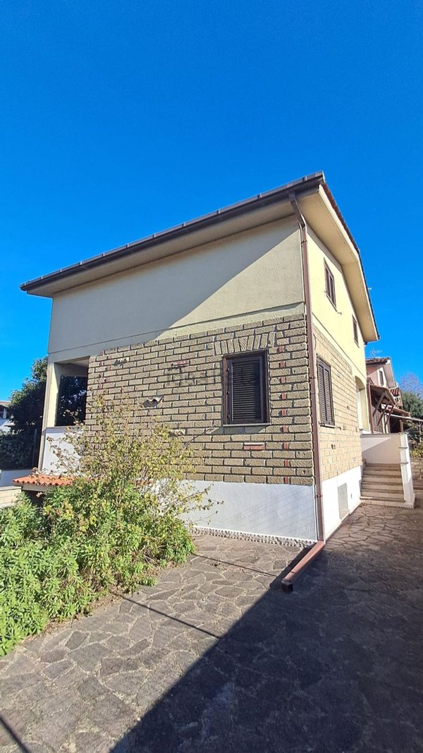 casa indipendente in vendita ad Anguillara Sabazia