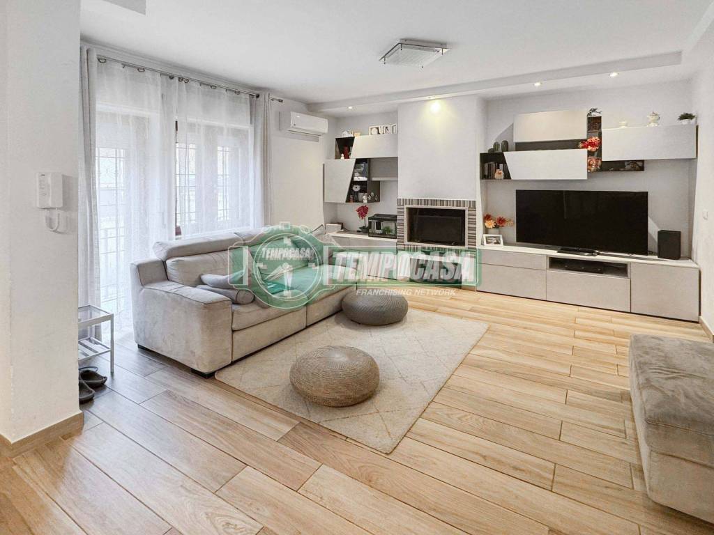 appartamento in vendita ad Anguillara Sabazia