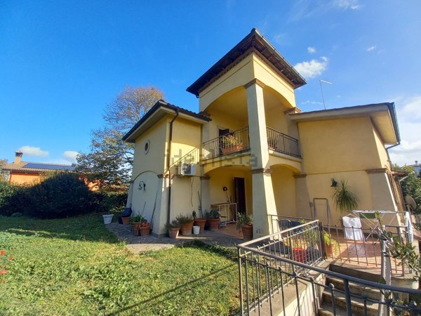 casa indipendente in vendita ad Anguillara Sabazia