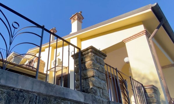 casa indipendente in vendita ad Anguillara Sabazia