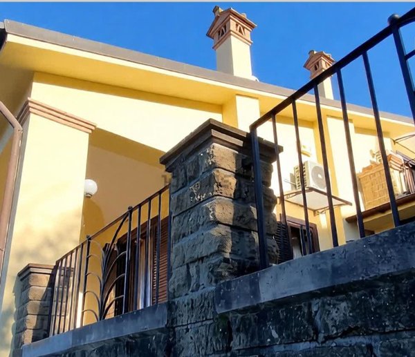 casa indipendente in vendita ad Anguillara Sabazia