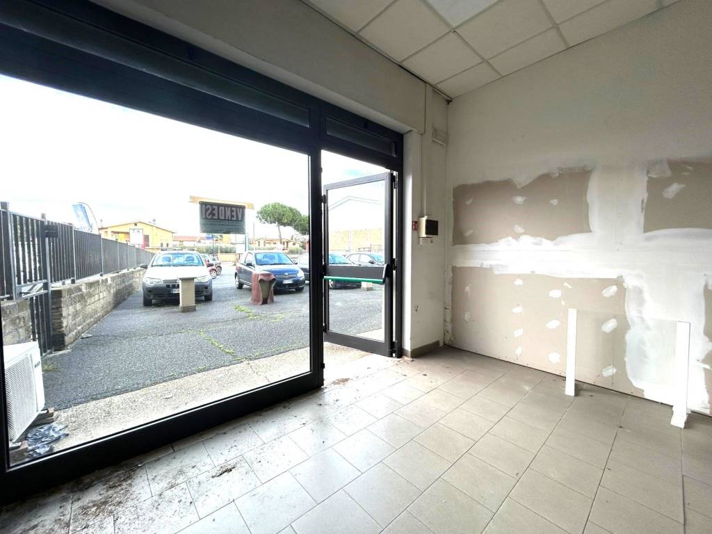 negozio in vendita ad Anguillara Sabazia