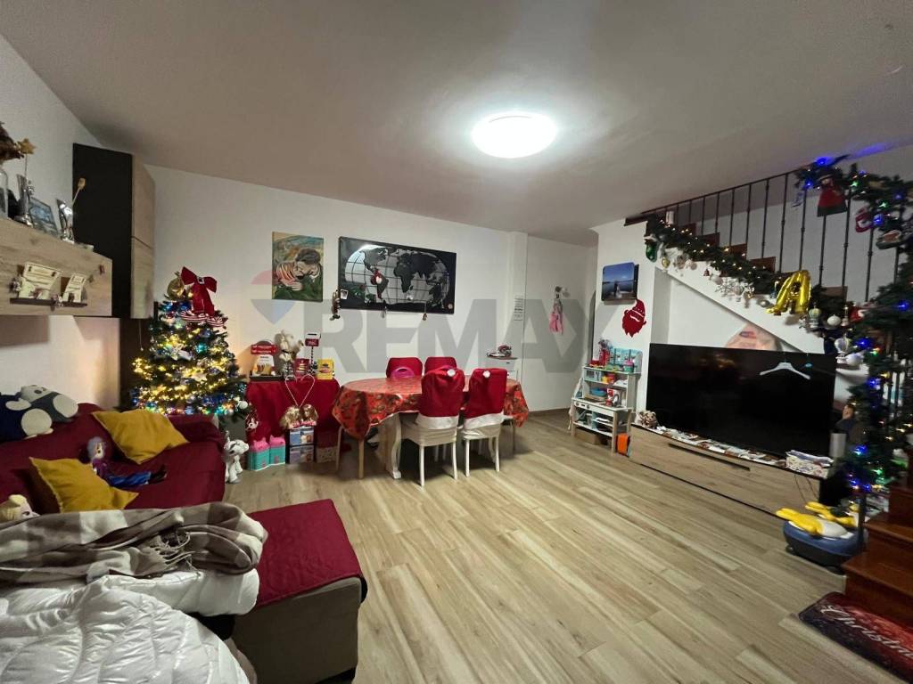 casa indipendente in vendita ad Anguillara Sabazia