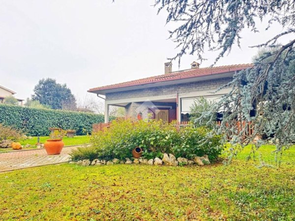 casa indipendente in vendita ad Anguillara Sabazia
