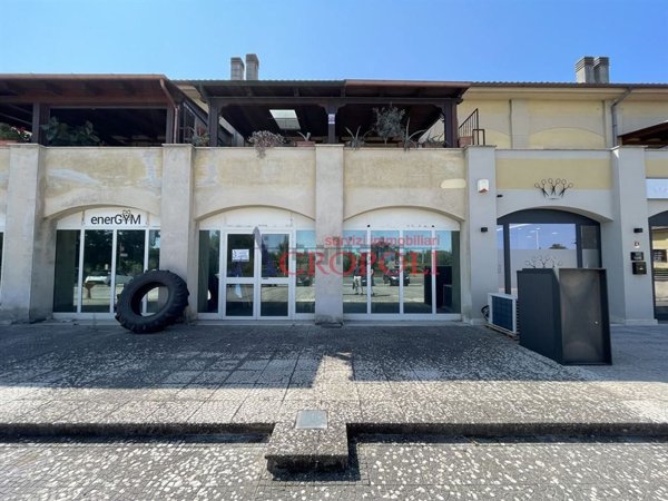 locale di sgombero in vendita ad Anguillara Sabazia