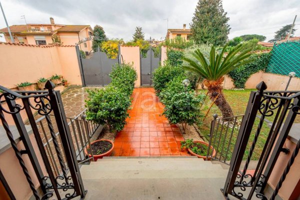 casa indipendente in vendita ad Anguillara Sabazia