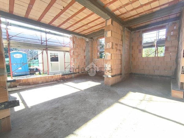 casa indipendente in vendita ad Anguillara Sabazia