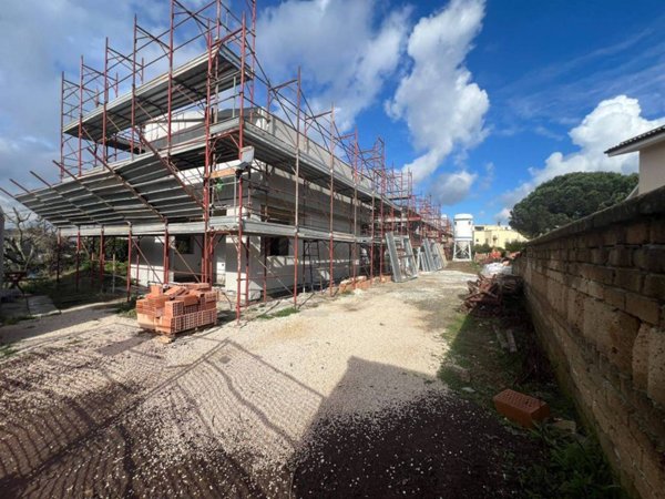 casa indipendente in vendita ad Anguillara Sabazia