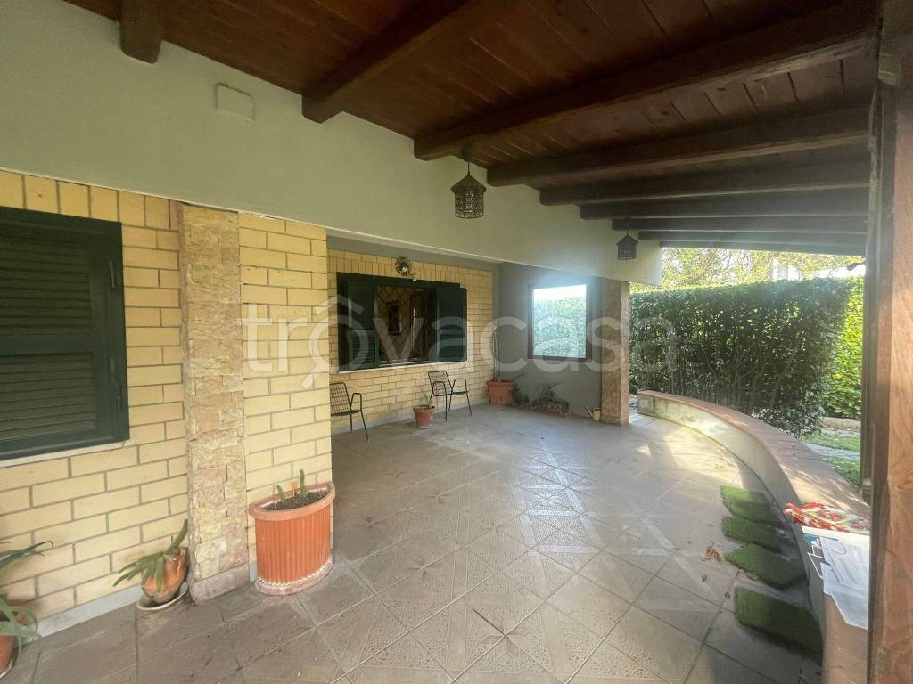 casa indipendente in vendita ad Anguillara Sabazia