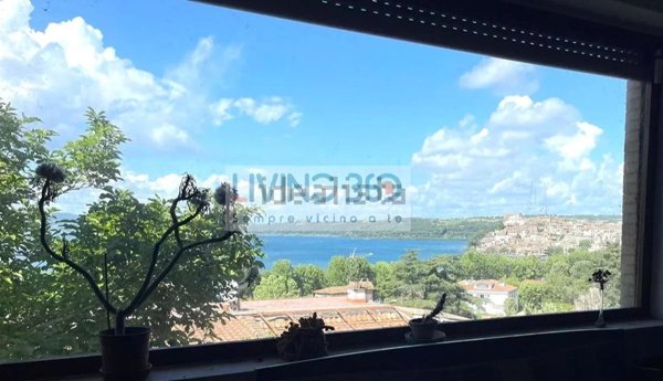 casa indipendente in vendita ad Anguillara Sabazia