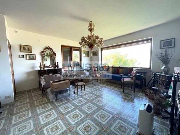 casa indipendente in vendita ad Anguillara Sabazia