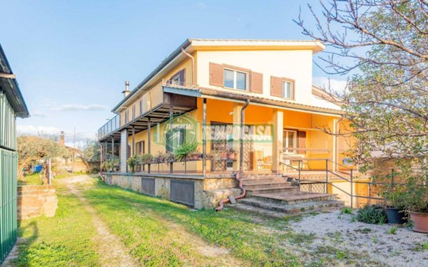 casa indipendente in vendita ad Anguillara Sabazia