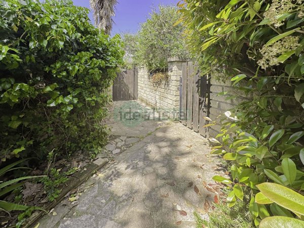 casa indipendente in vendita ad Anguillara Sabazia