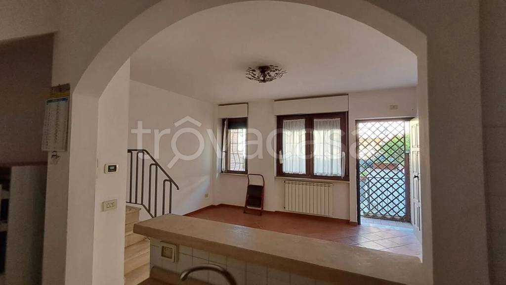 casa indipendente in vendita ad Anguillara Sabazia