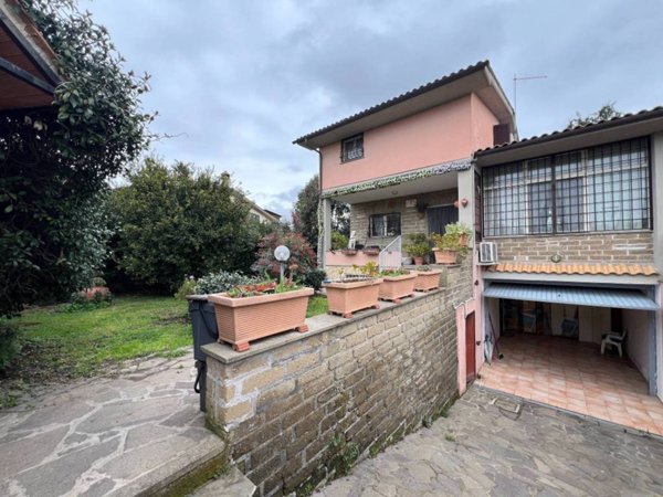 casa indipendente in vendita ad Anguillara Sabazia