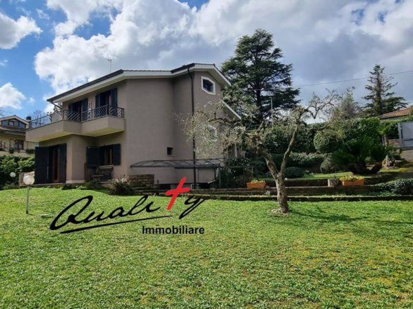 casa indipendente in vendita ad Anguillara Sabazia