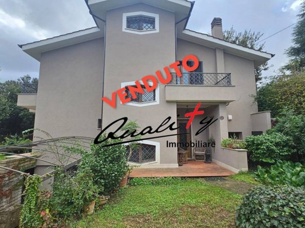 casa indipendente in vendita ad Anguillara Sabazia