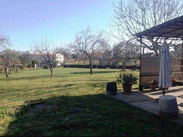 casa indipendente in vendita ad Anguillara Sabazia