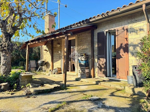 casa indipendente in vendita ad Anguillara Sabazia