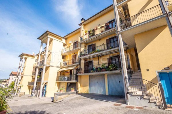 appartamento in vendita ad Anguillara Sabazia