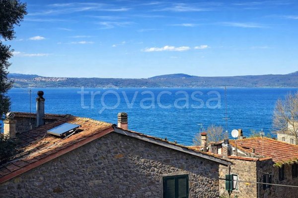 appartamento in vendita ad Anguillara Sabazia