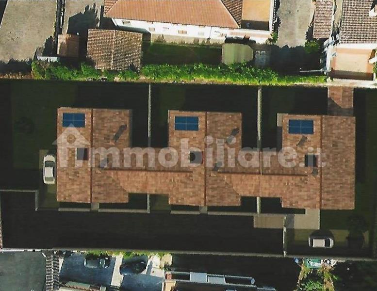 casa indipendente in vendita ad Anguillara Sabazia