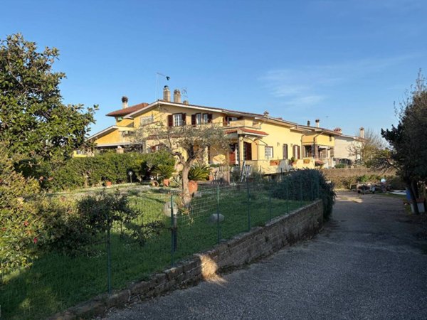 casa indipendente in vendita ad Anguillara Sabazia