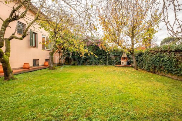casa indipendente in vendita ad Anguillara Sabazia