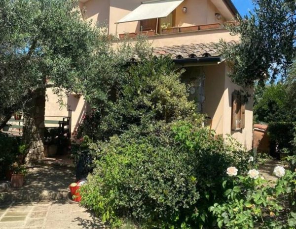 casa indipendente in vendita ad Anguillara Sabazia