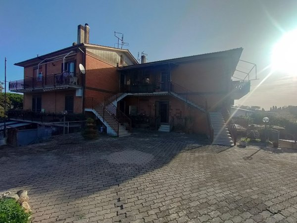 appartamento in vendita ad Anguillara Sabazia