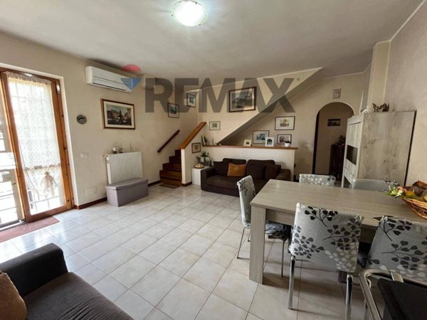 casa indipendente in vendita ad Anguillara Sabazia