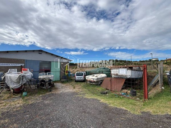 negozio in vendita ad Anguillara Sabazia