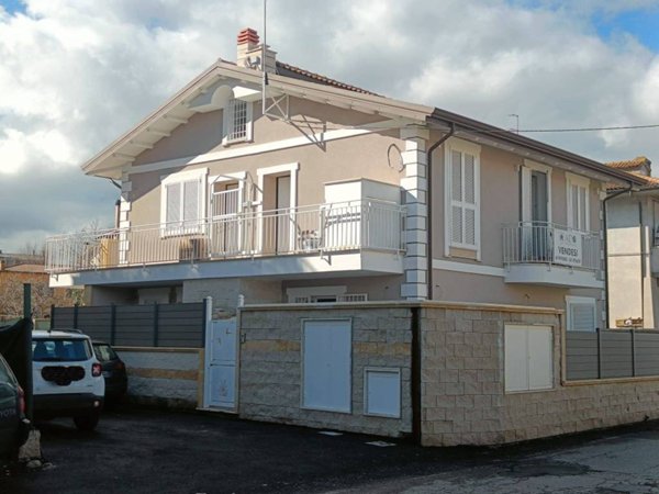 appartamento in vendita ad Anguillara Sabazia