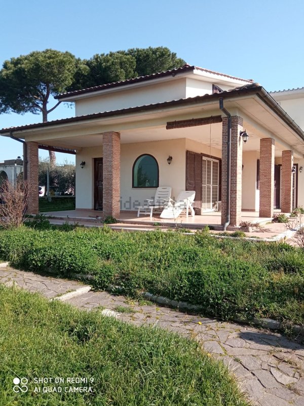 casa indipendente in vendita ad Anguillara Sabazia