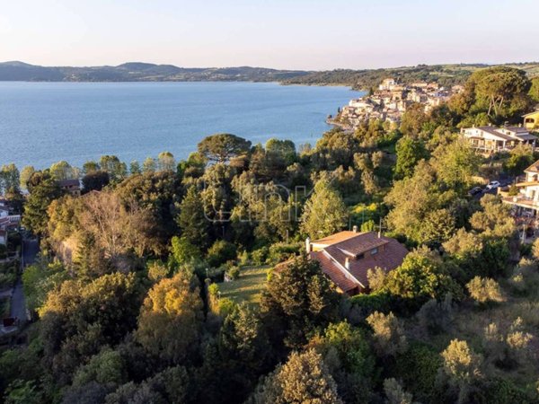 casa indipendente in vendita ad Anguillara Sabazia