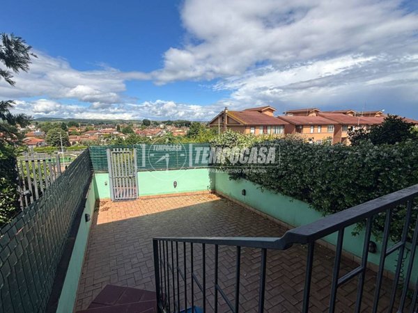 casa indipendente in vendita ad Anguillara Sabazia