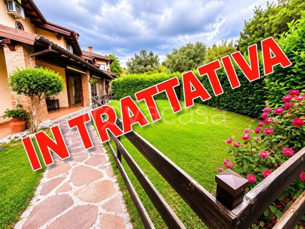 casa indipendente in vendita ad Anguillara Sabazia in zona Ponton dell'Elce