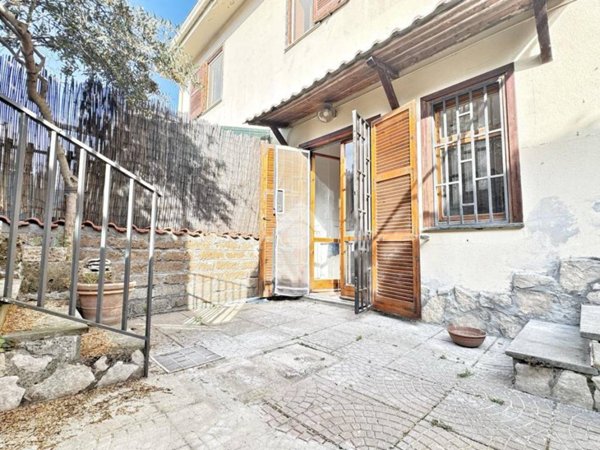 appartamento in vendita ad Anguillara Sabazia