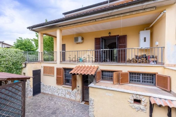 appartamento in vendita ad Anguillara Sabazia