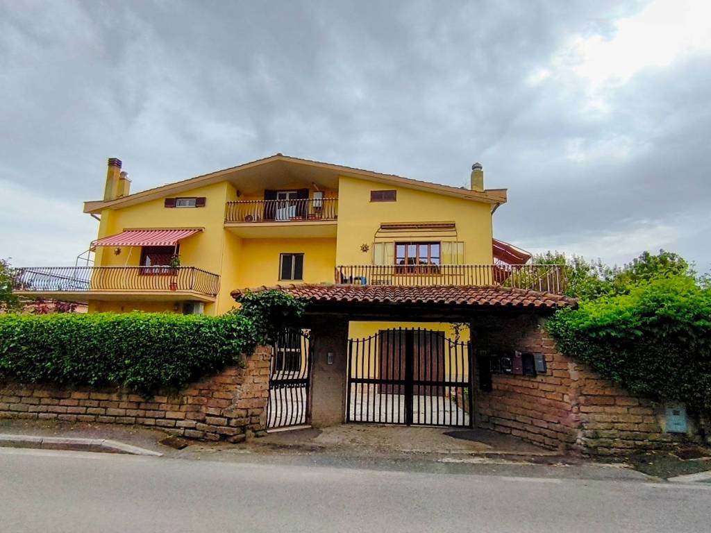 appartamento in vendita ad Anguillara Sabazia