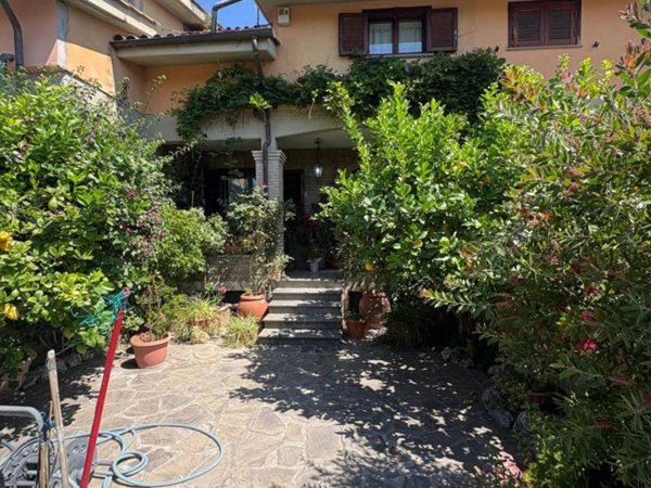 casa indipendente in vendita ad Anguillara Sabazia