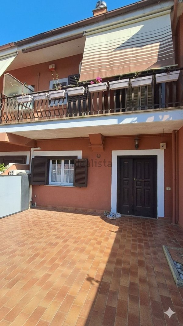 casa indipendente in vendita ad Anguillara Sabazia