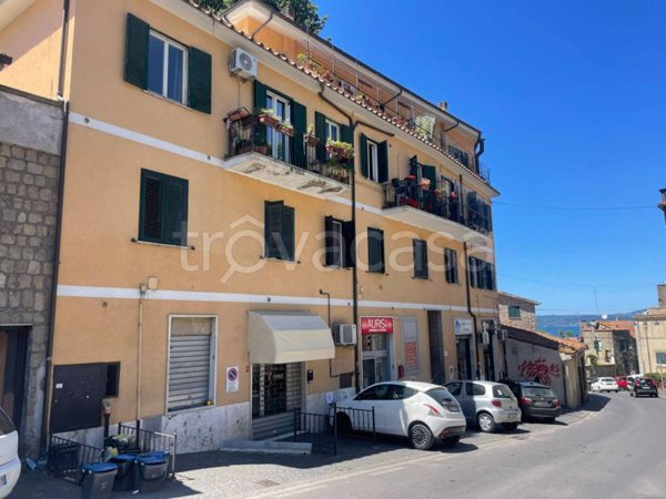 negozio in vendita ad Anguillara Sabazia