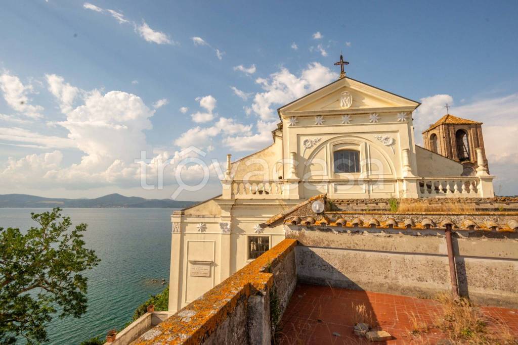 casa indipendente in vendita ad Anguillara Sabazia