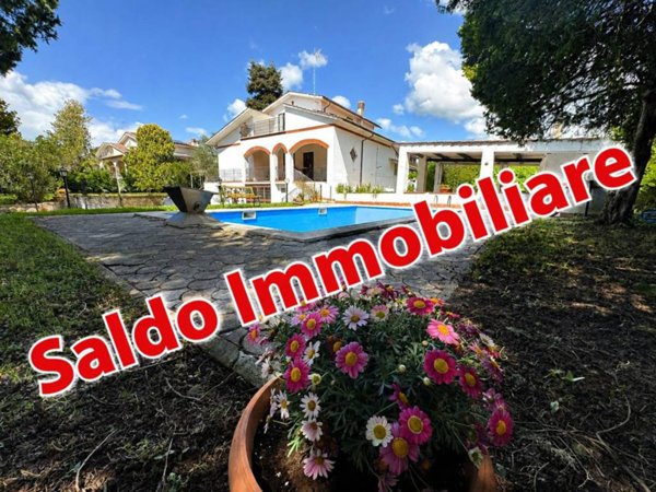 casa indipendente in vendita ad Anguillara Sabazia