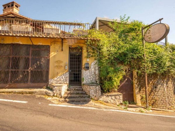 casa indipendente in vendita ad Anguillara Sabazia