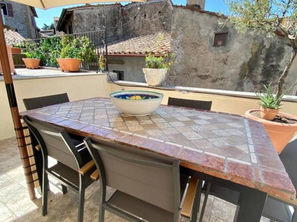 appartamento in vendita ad Anguillara Sabazia