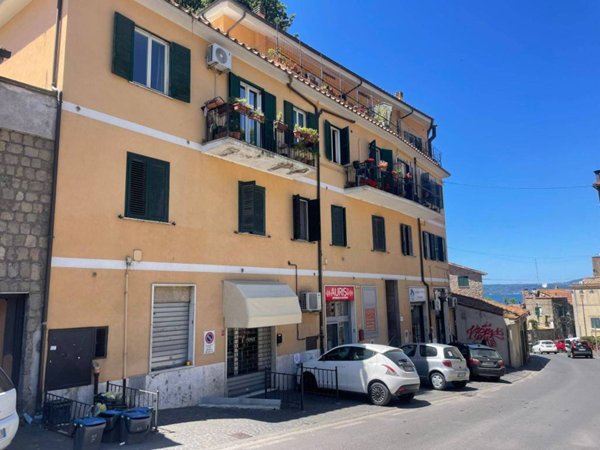 negozio in vendita ad Anguillara Sabazia